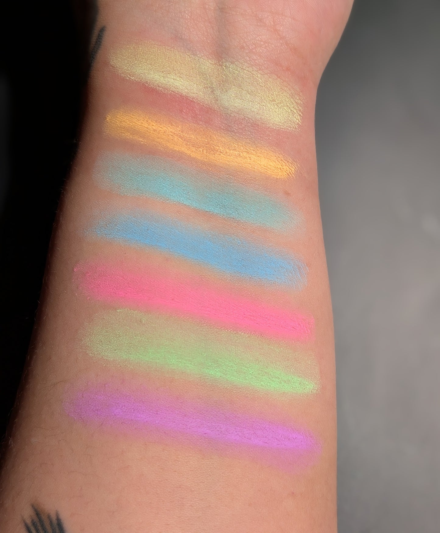 Daffodil - Pastel yellow cream eyeshadow (UV reactive)